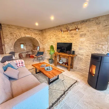 Jolie Maison En Pierre 2 Entre Rocamadour Et Sarlat Ferienhaus